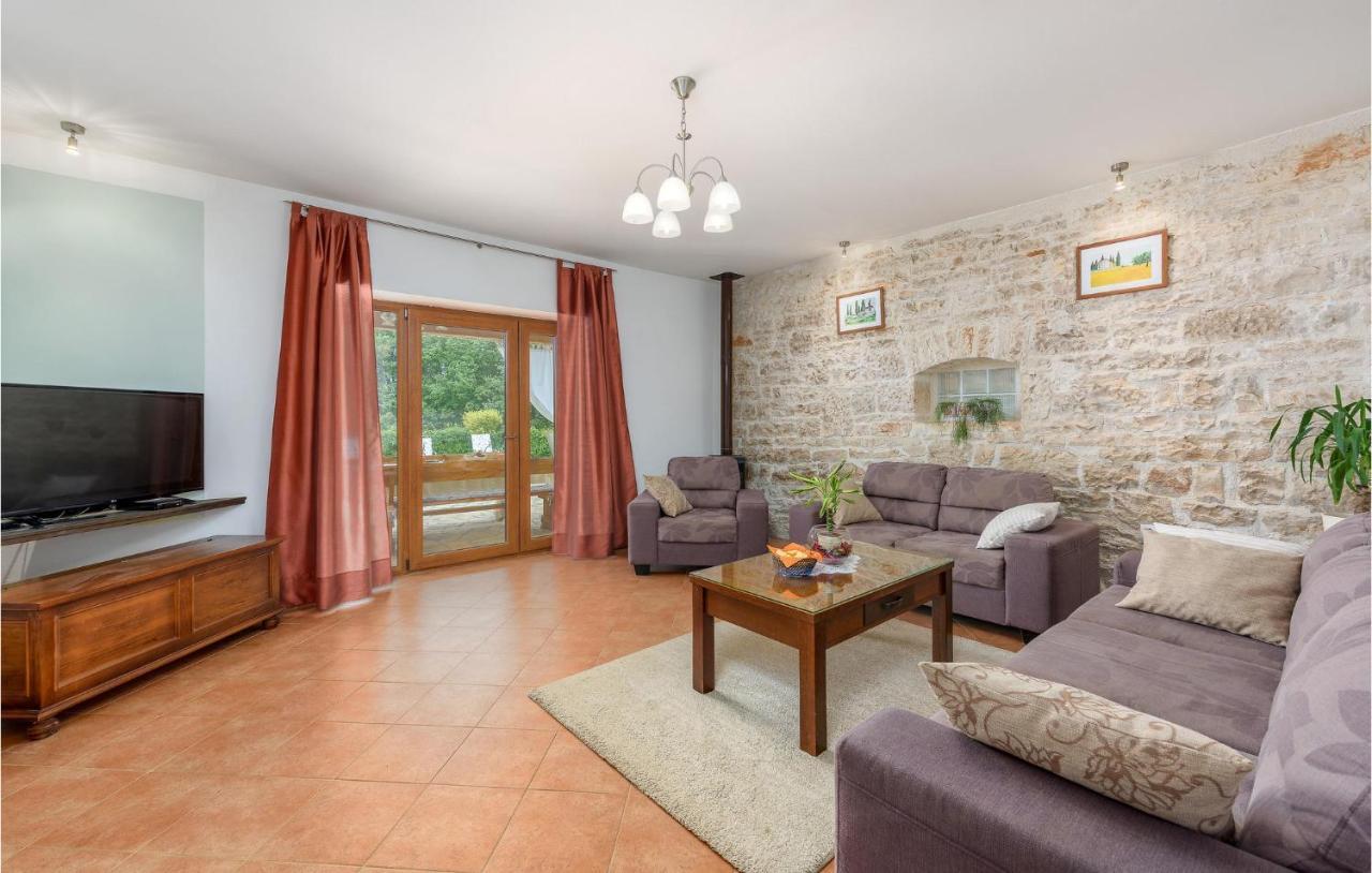 Cozy Home In Pamici With Kitchen المظهر الخارجي الصورة