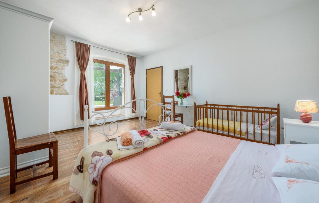 Cozy Home In Pamici With Kitchen المظهر الخارجي الصورة