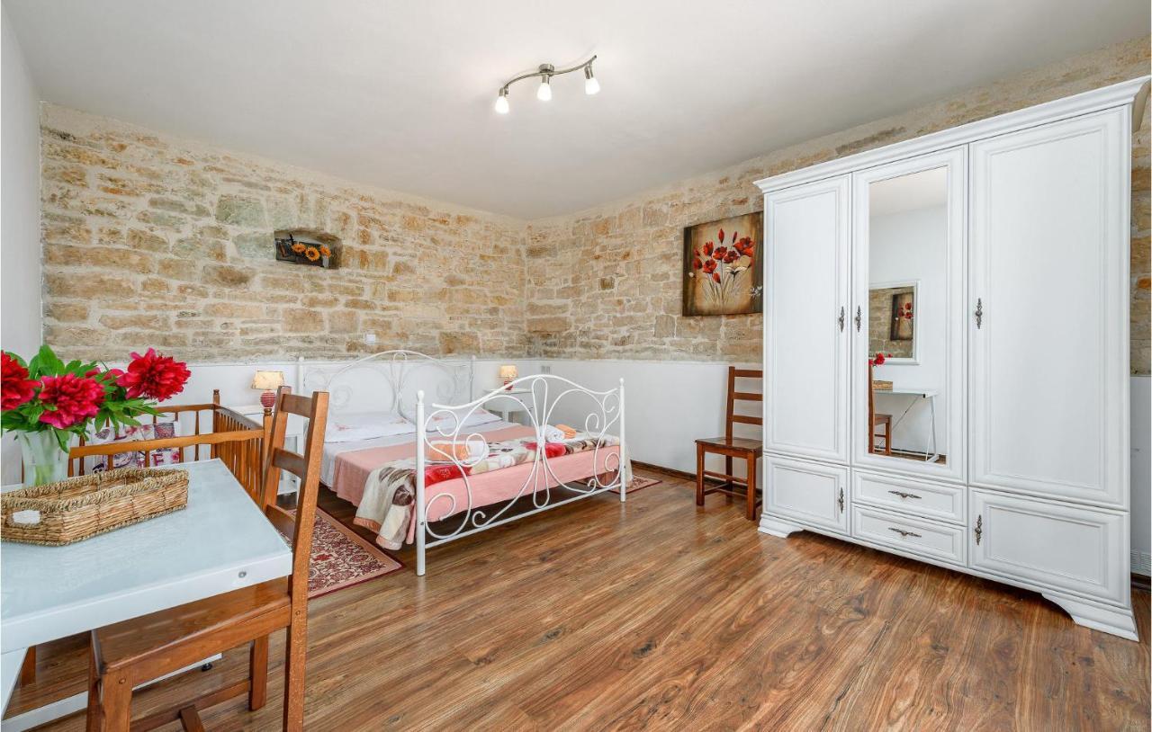 Cozy Home In Pamici With Kitchen المظهر الخارجي الصورة