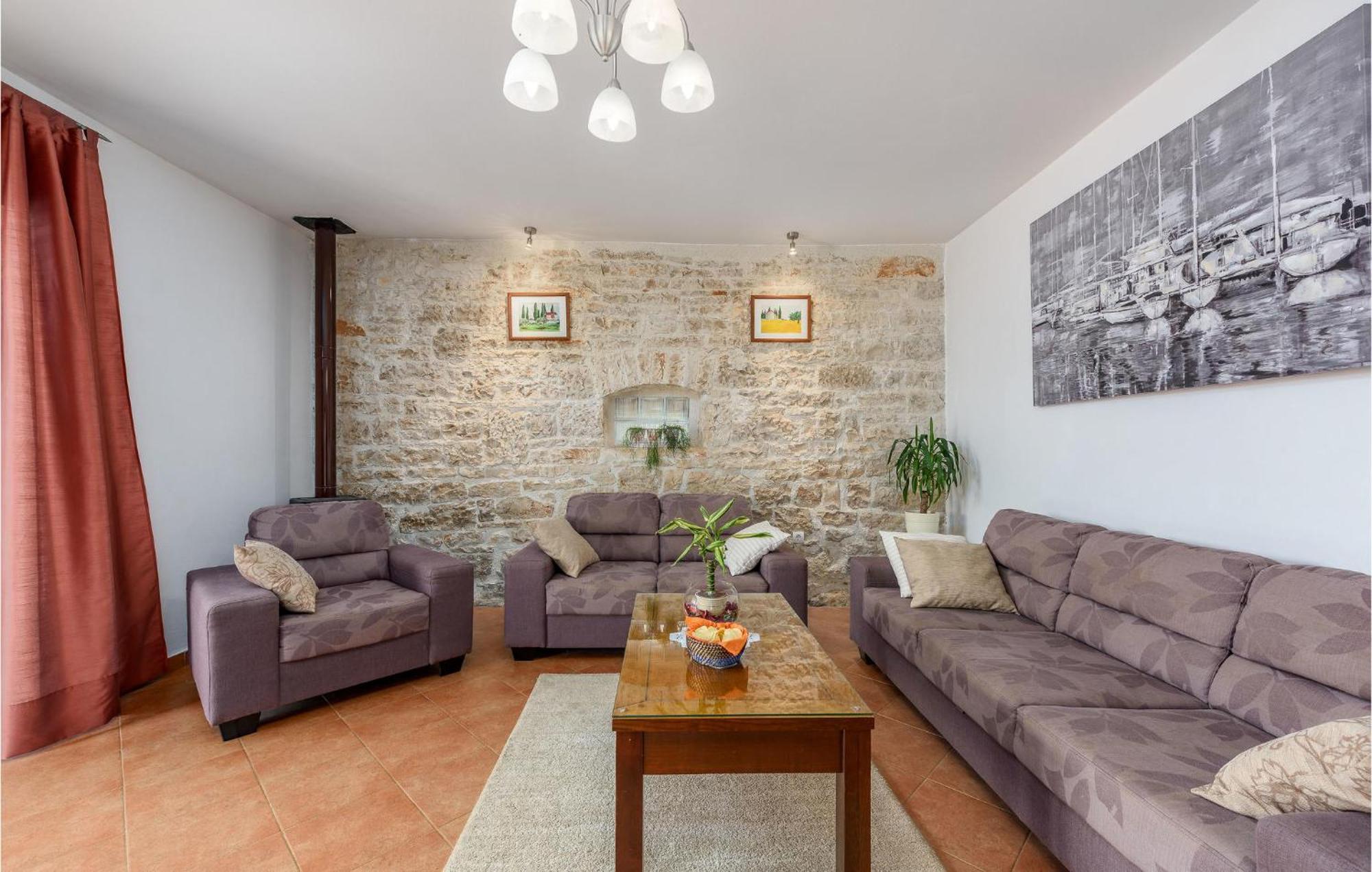 Cozy Home In Pamici With Kitchen المظهر الخارجي الصورة